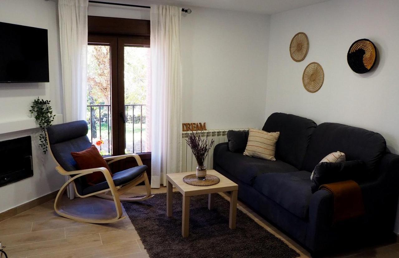 La Casa De Los Abuelos Valentin Pinilla del Valle Екстериор снимка